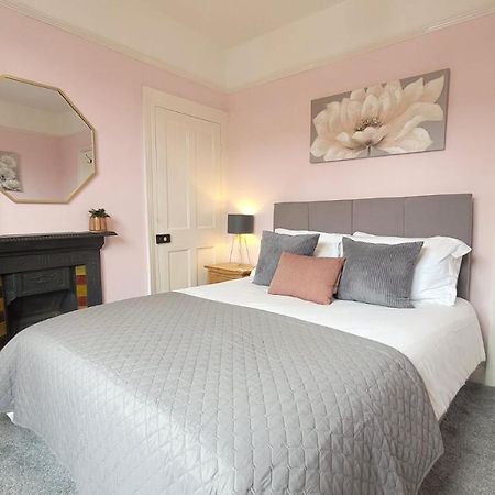 Hartoft St - 2 Bed Near River 约克 外观 照片