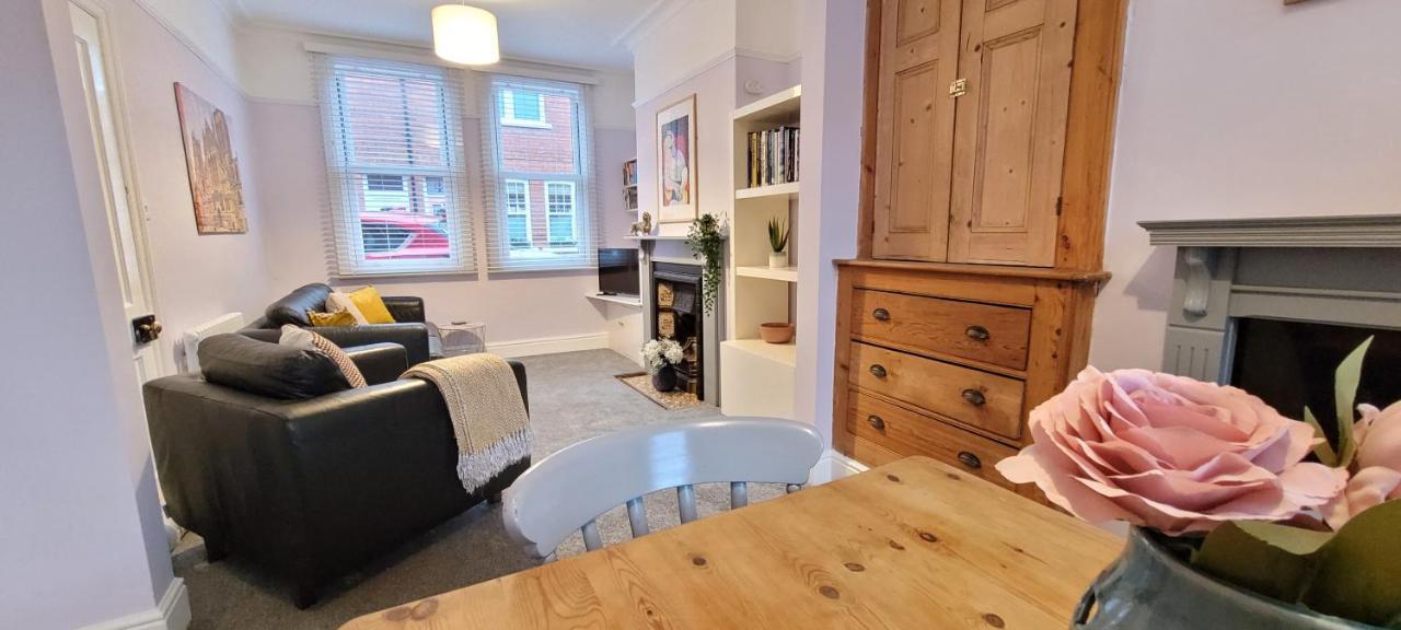 Hartoft St - 2 Bed Near River 约克 外观 照片