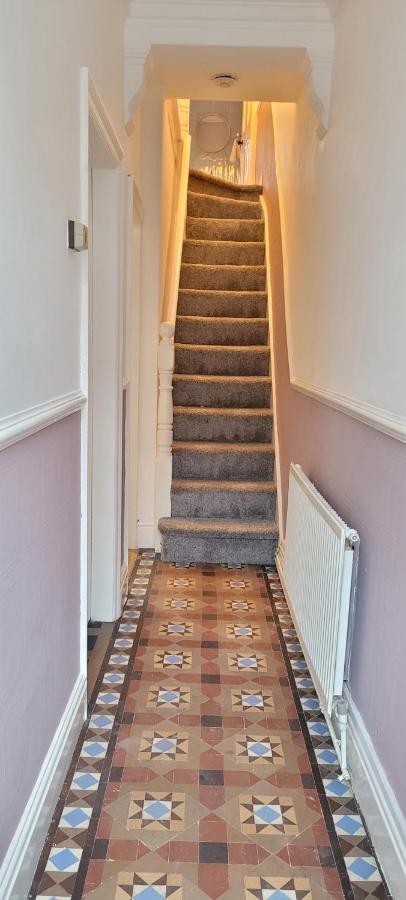 Hartoft St - 2 Bed Near River 约克 外观 照片