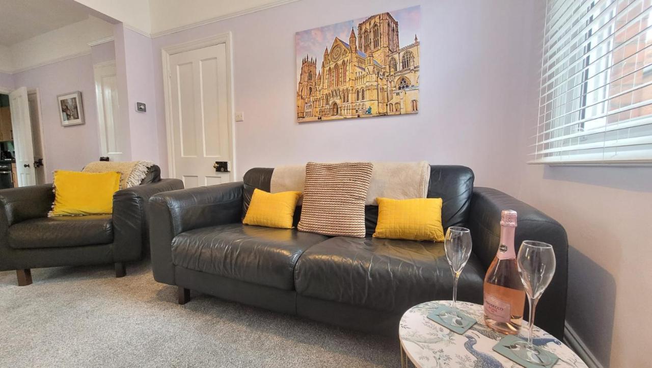 Hartoft St - 2 Bed Near River 约克 外观 照片